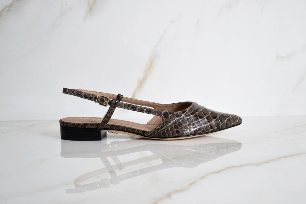 Bella Flat Python